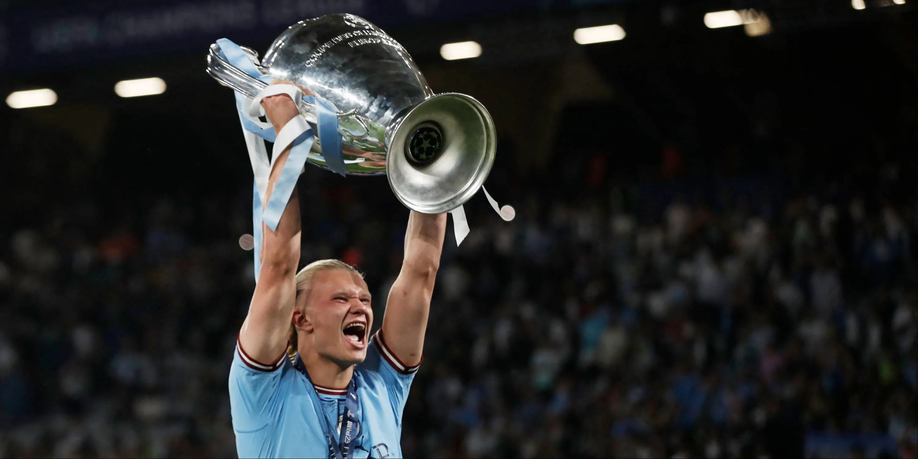 Erling Haaland ăn mừng cùng danh hiệu Champions League với Manchester City