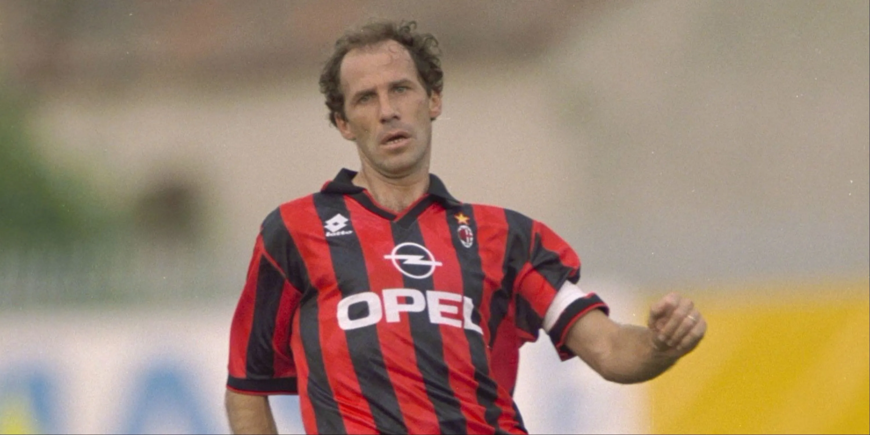 Franco Baresi thi đấu cho AC Milan