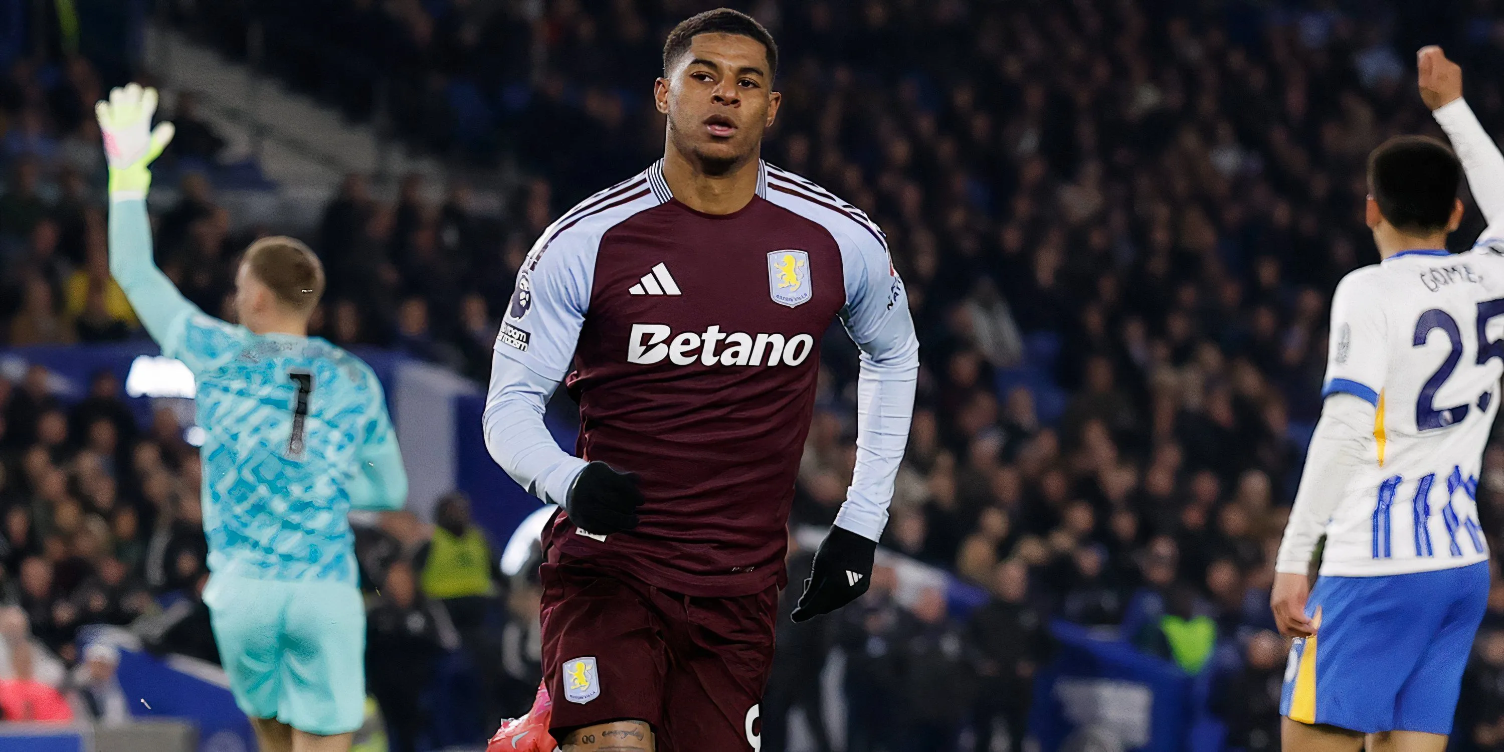 HLV Unai Emery và tiền vệ Youri Tielemans trên sân tập Aston Villa