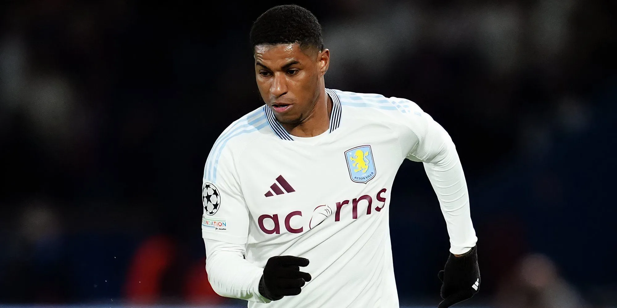Marcus Rashford trong màu áo Aston Villa sau khi chuyển đến dưới dạng cho mượn từ Manchester United