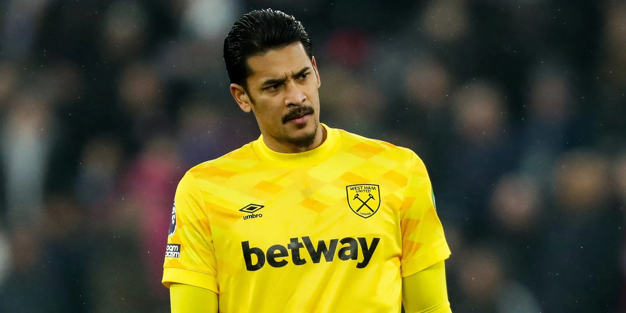 Thủ môn Alphonse Areola trong màu áo West Ham United tại Premier League