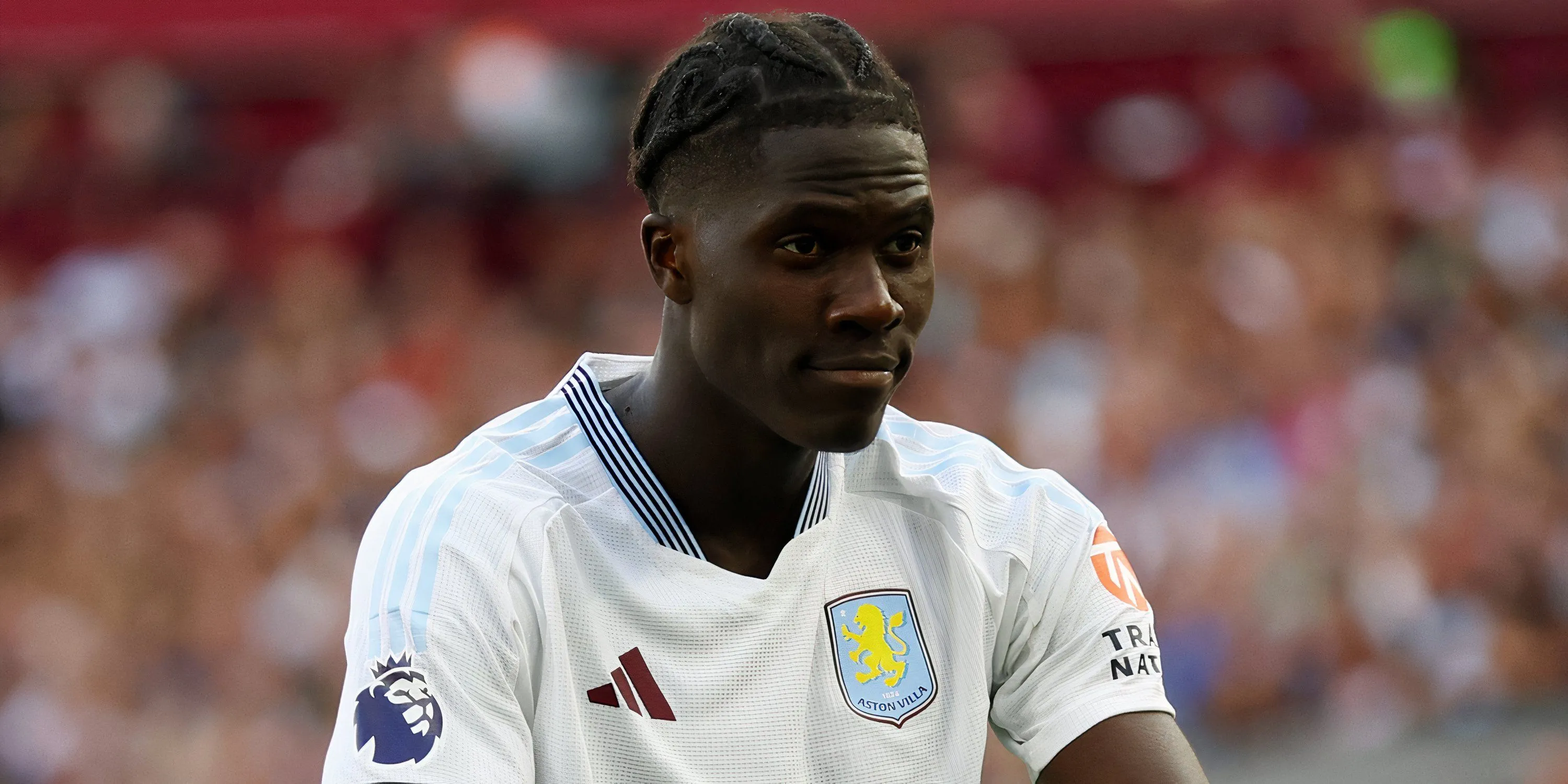 Tiền vệ Amadou Onana của Aston Villa ăn mừng sau khi ghi bàn.