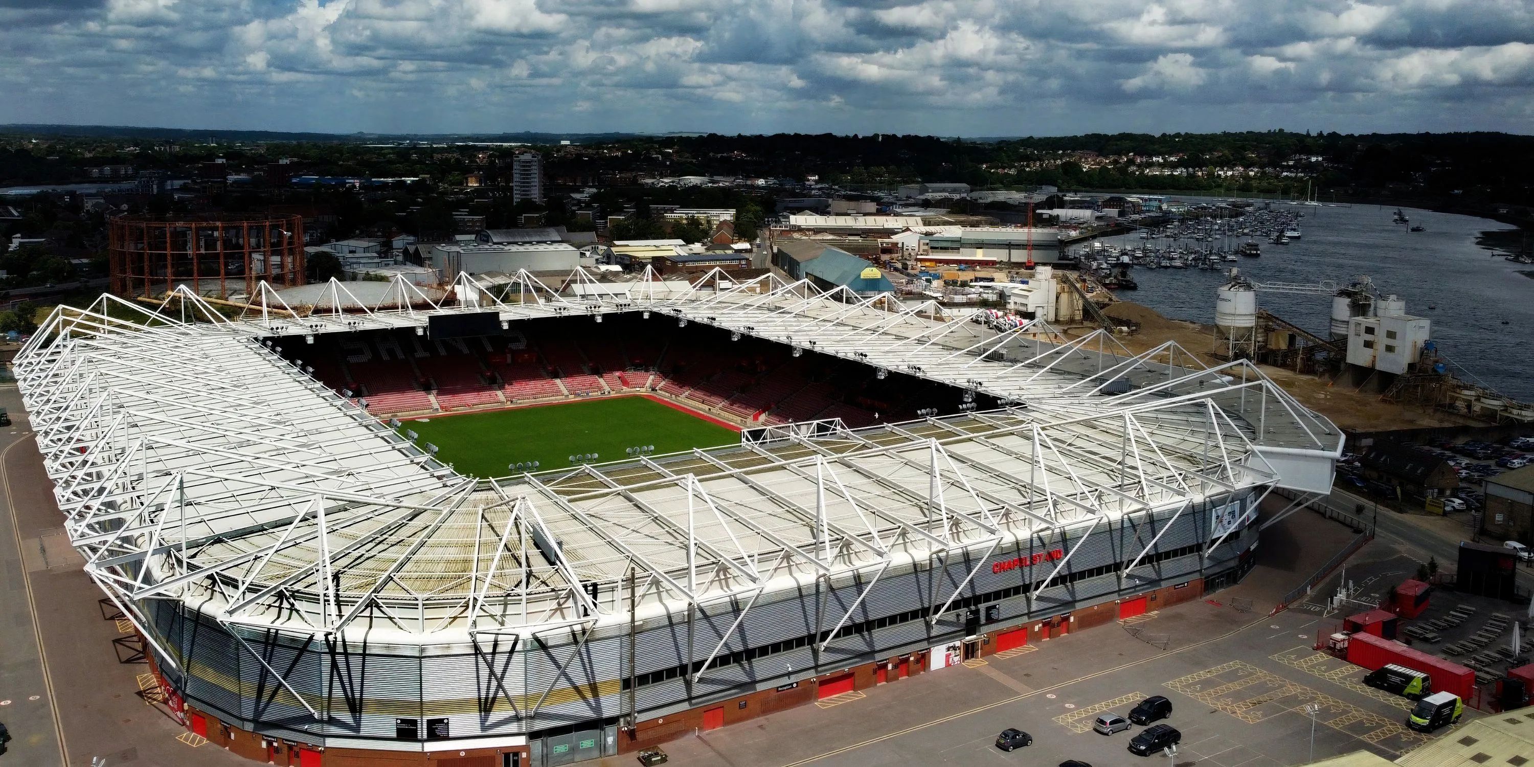 Toàn cảnh sân vận động St. Mary's của Southampton, nơi CLB đang tìm huấn luyện viên mới