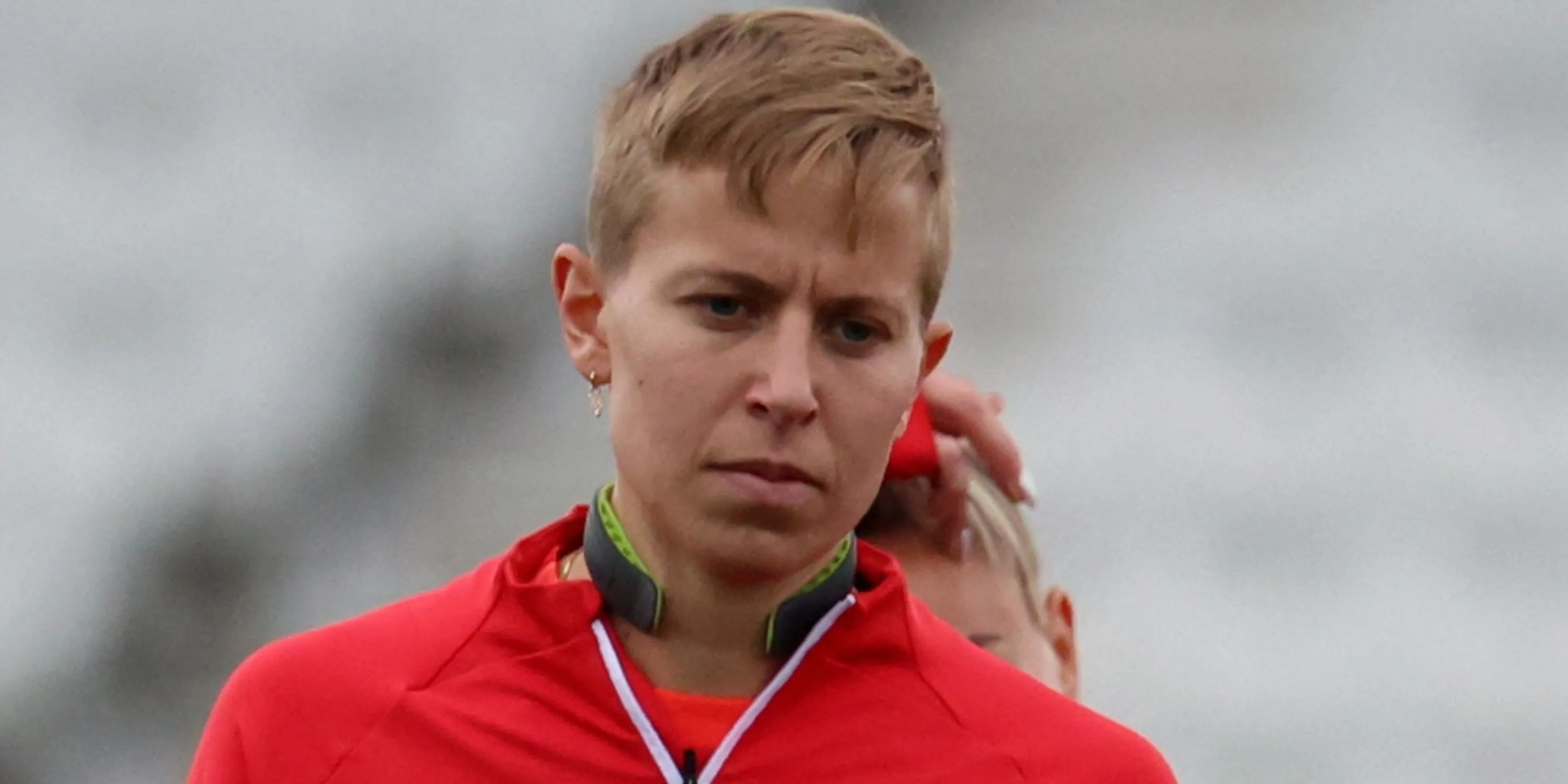 Cầu thủ Quinn (Canada) đeo vòng cổ Q-Collar tại World Cup Nữ 2023