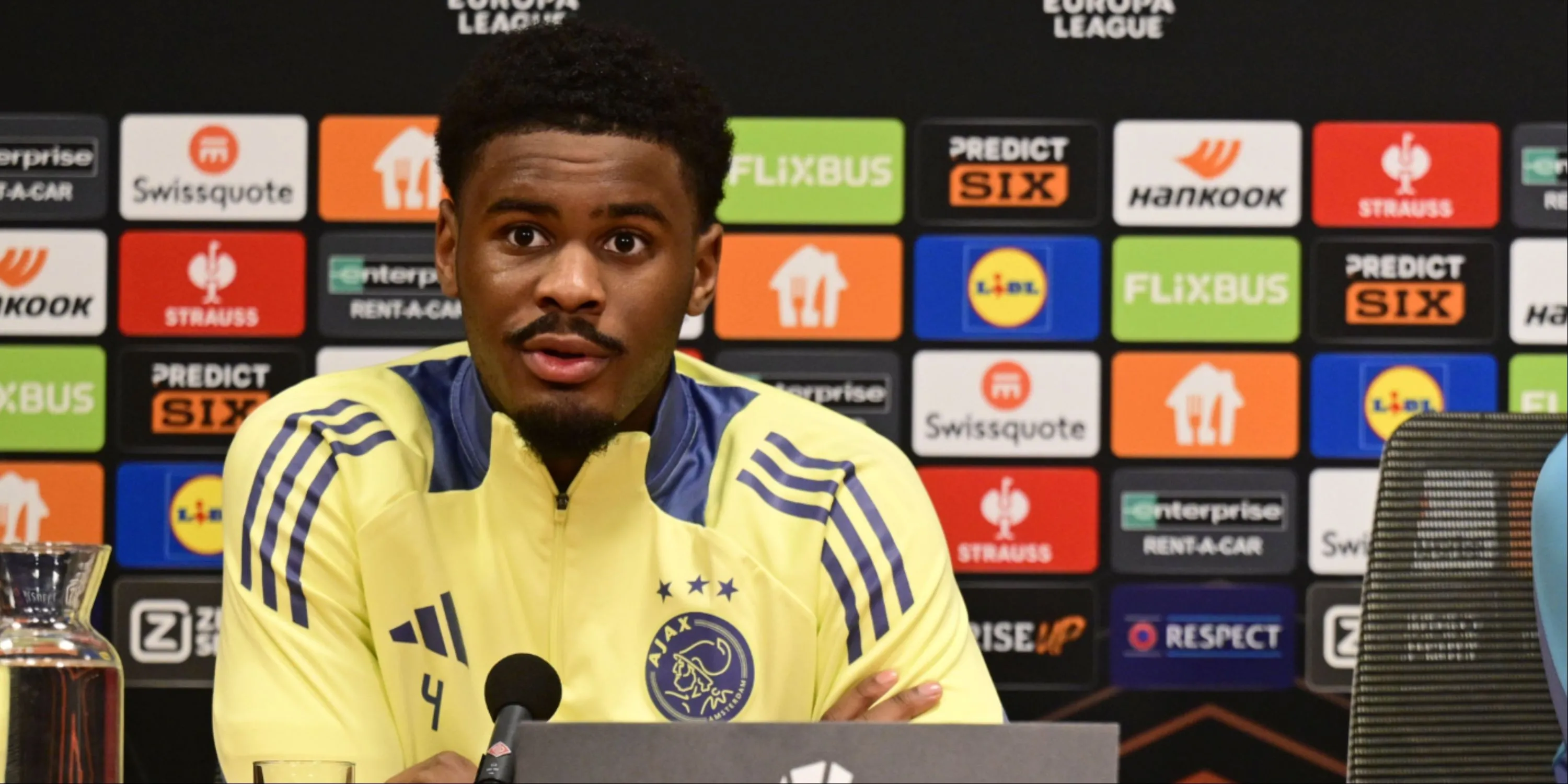 Jorrel Hato, hậu vệ trẻ của Ajax Amsterdam