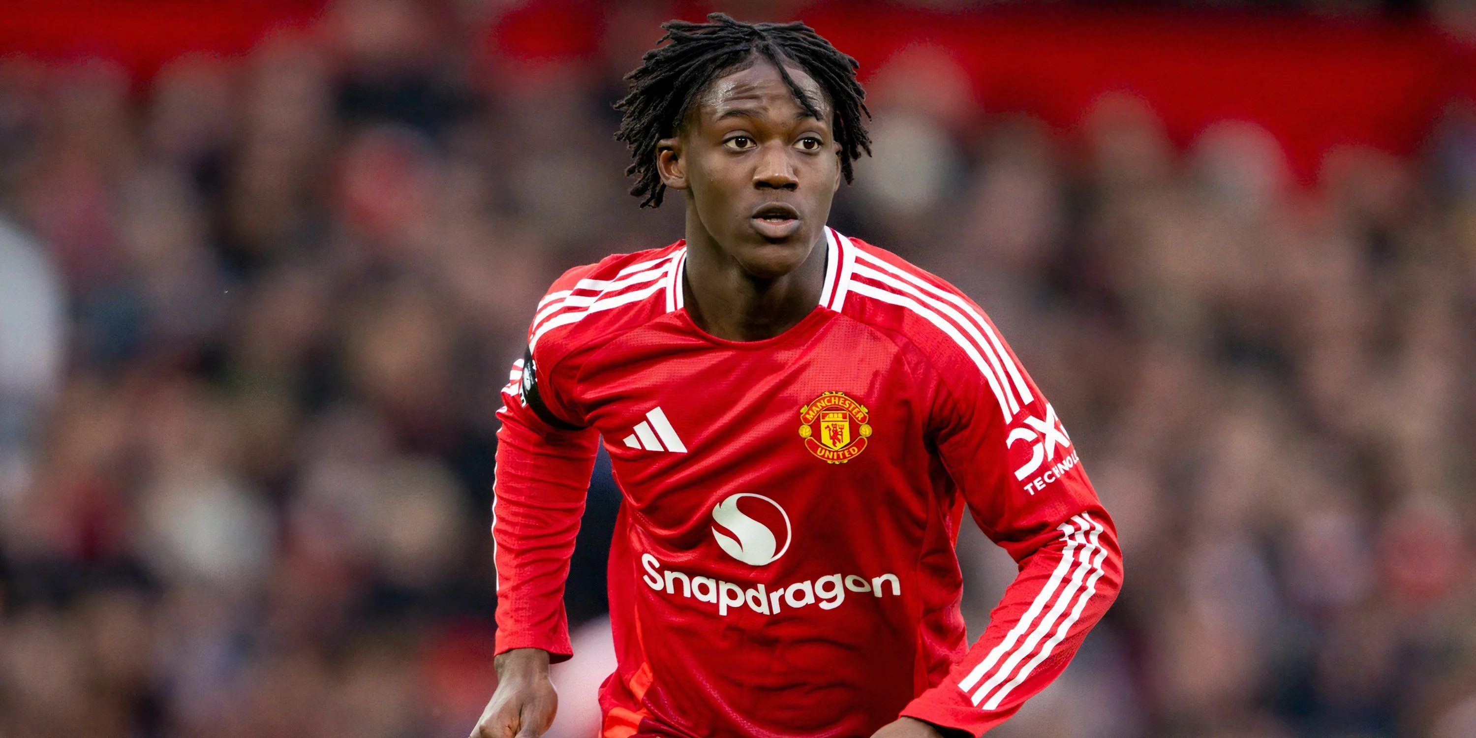 Kobbie Mainoo thi đấu cho Manchester United tại Ngoại hạng Anh