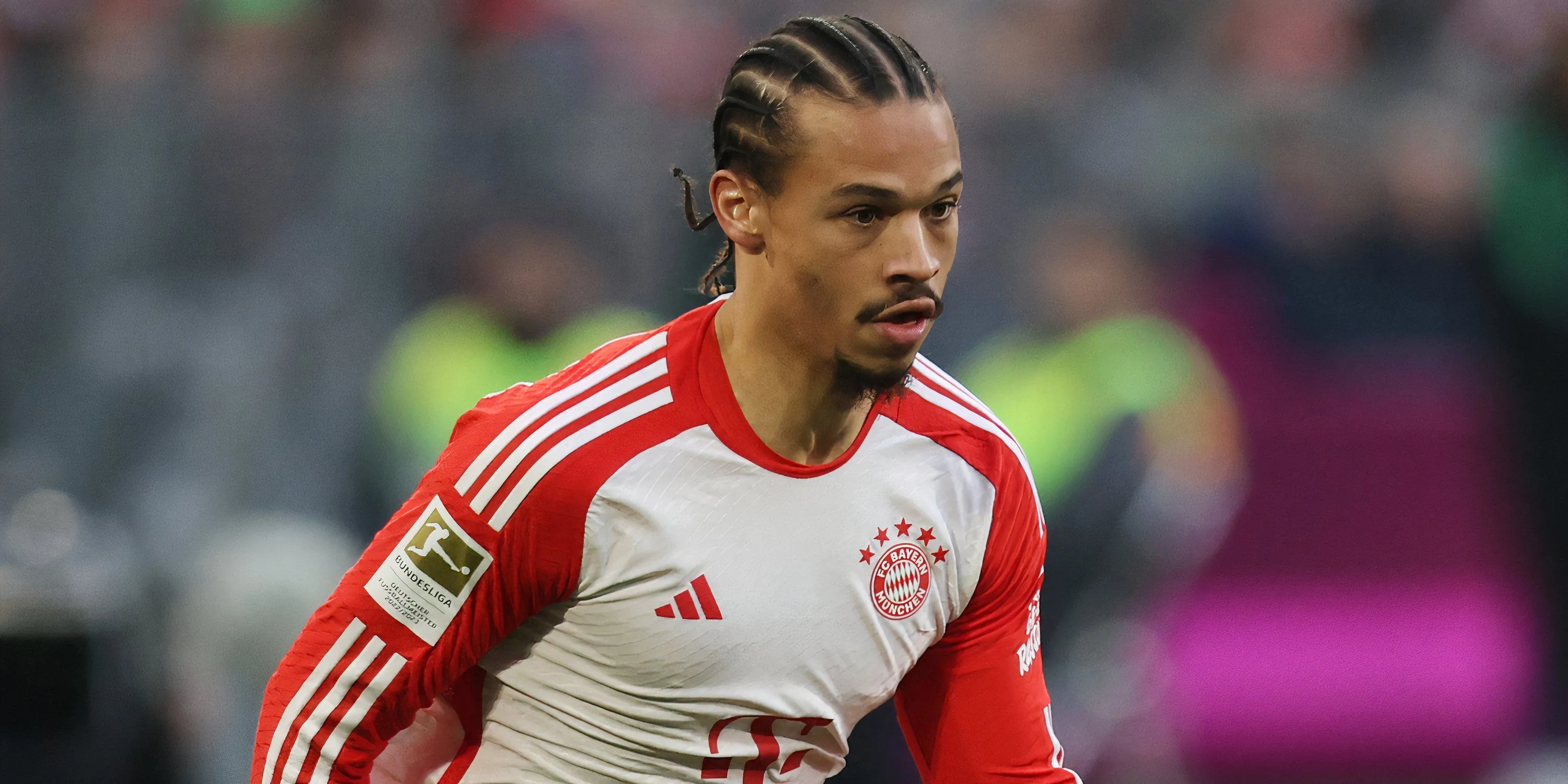 Leroy Sané trong một trận đấu cho Bayern Munich