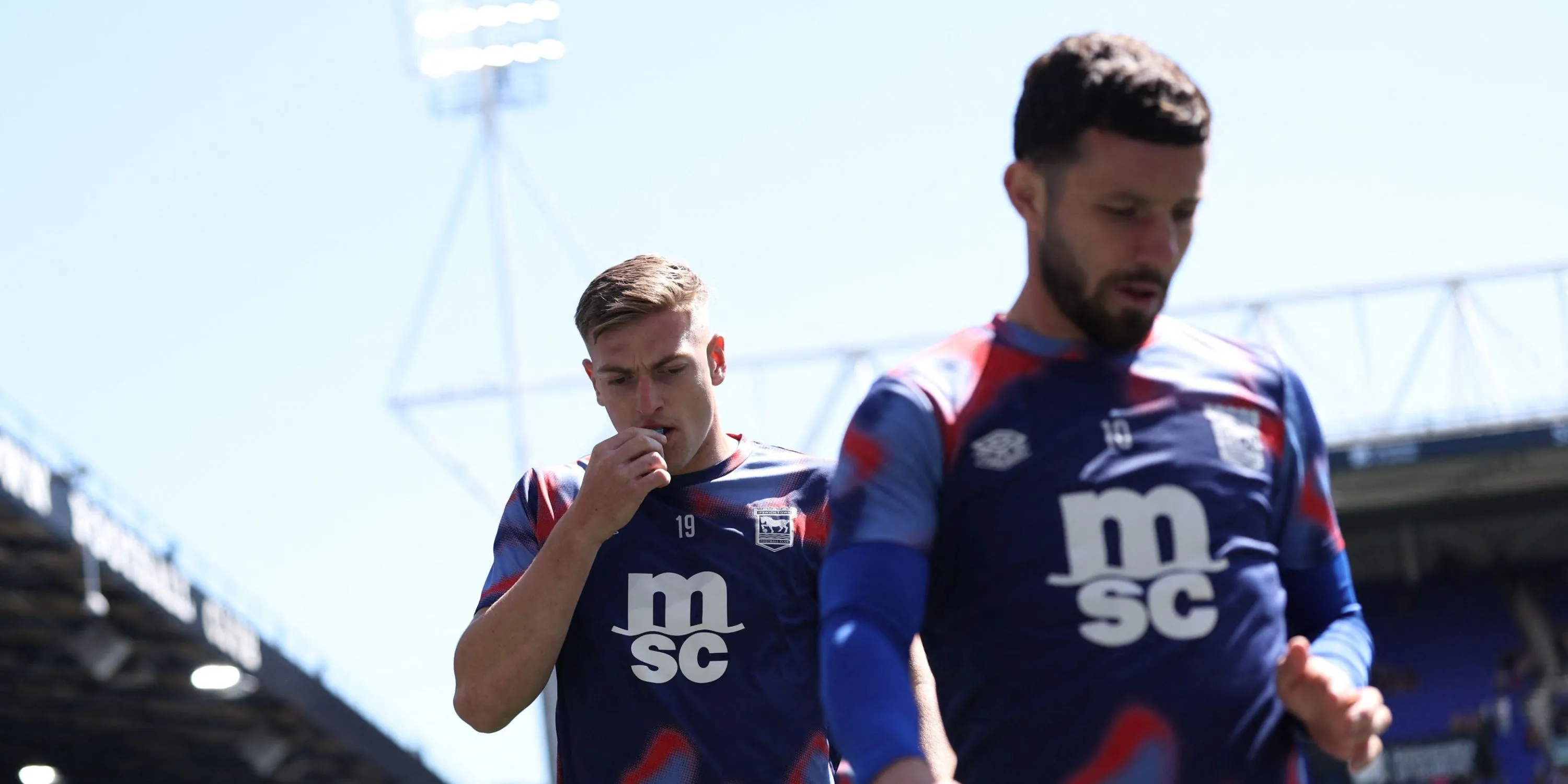 Liam Delap trong màu áo Ipswich Town, cầu thủ MU vuột mất vào tay Chelsea.