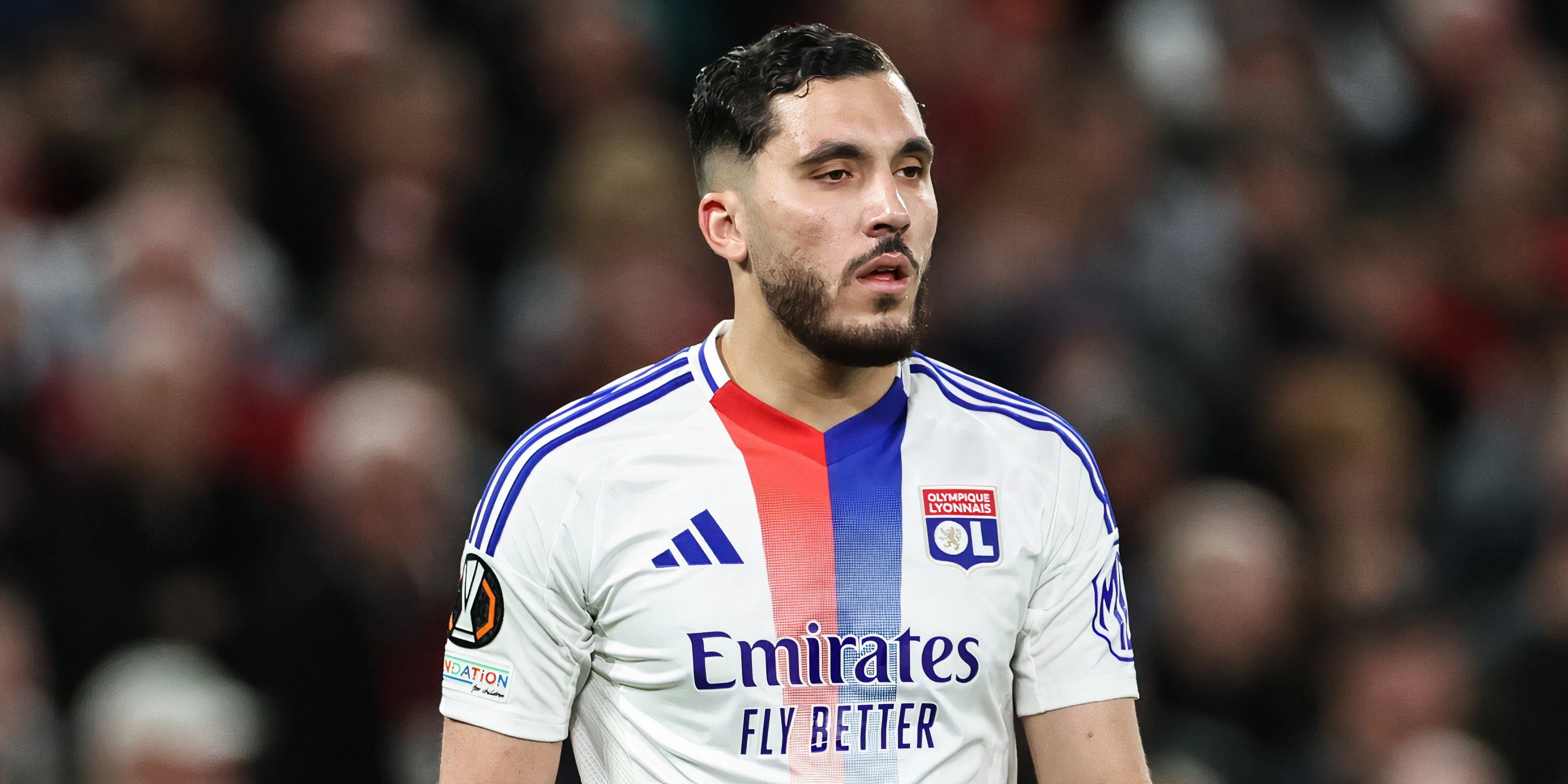 Rayan Cherki, mục tiêu của Man City, đang thi đấu cho Lyon.
