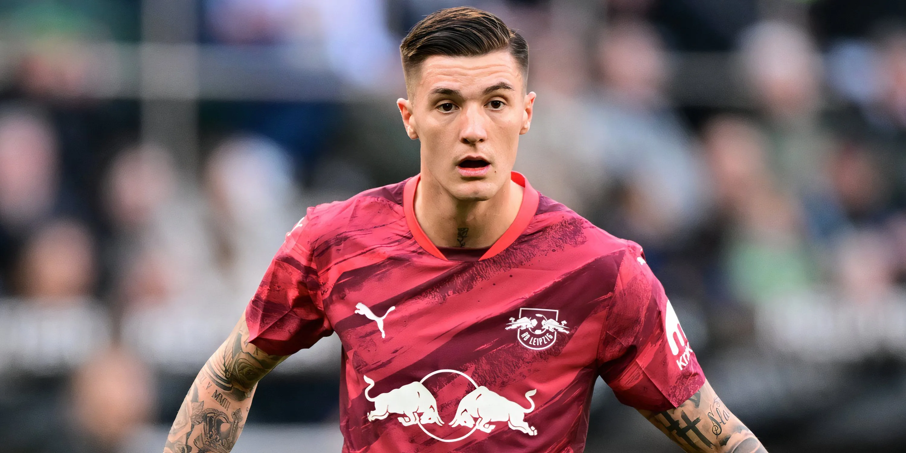 Tiền đạo Benjamin Sesko trong một pha bóng cho RB Leipzig