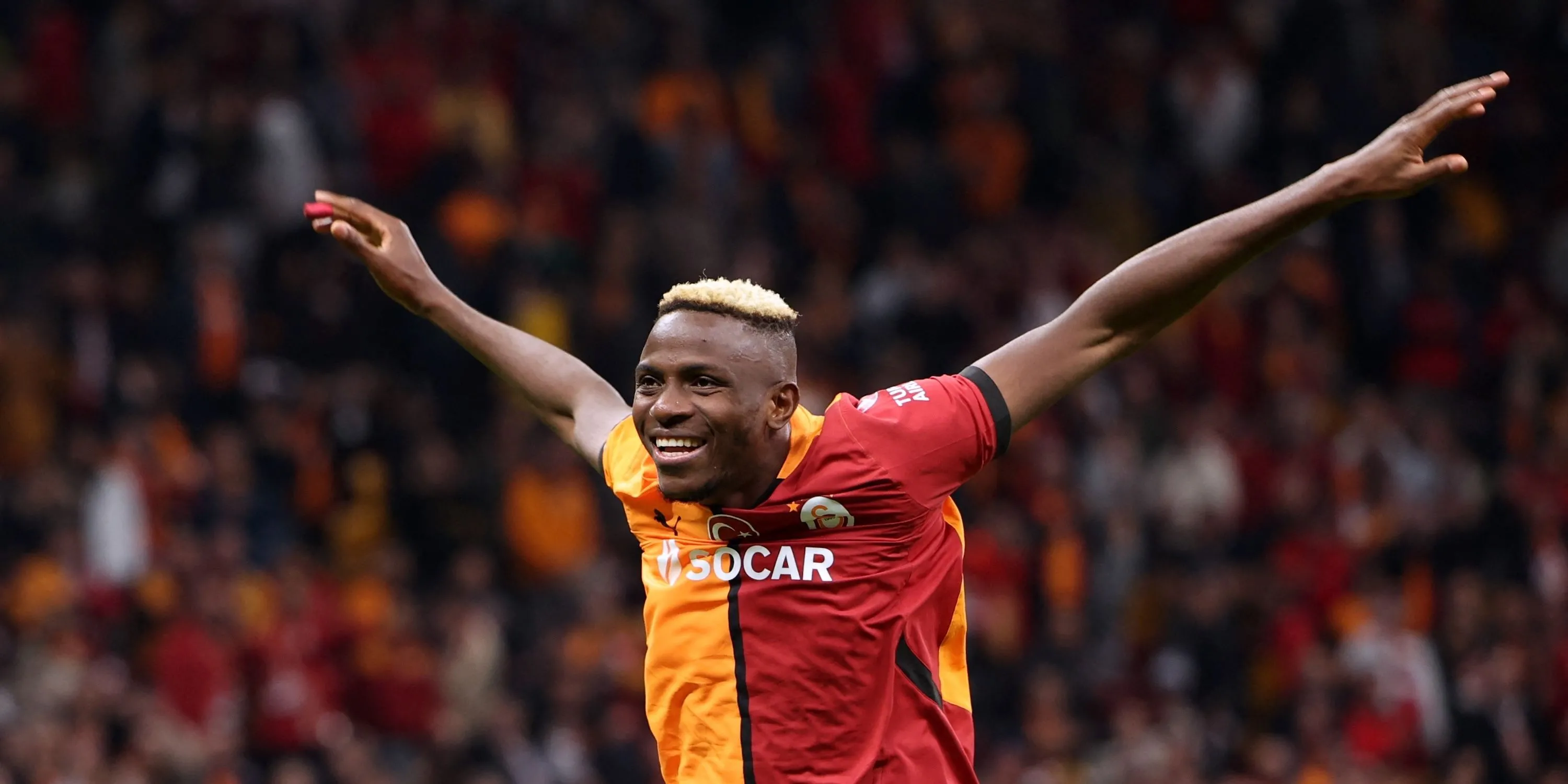 Victor Osimhen ăn mừng cùng đồng đội tại Galatasaray
