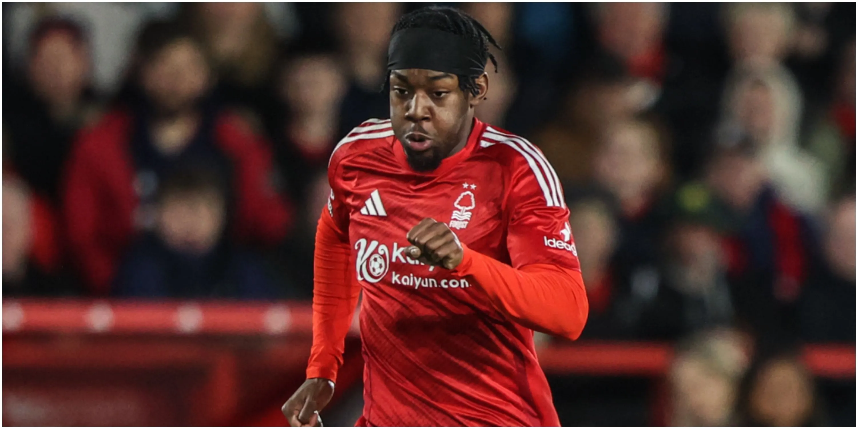 Anthony Elanga bứt tốc loại bỏ hậu vệ Manchester United trong bàn thắng solo