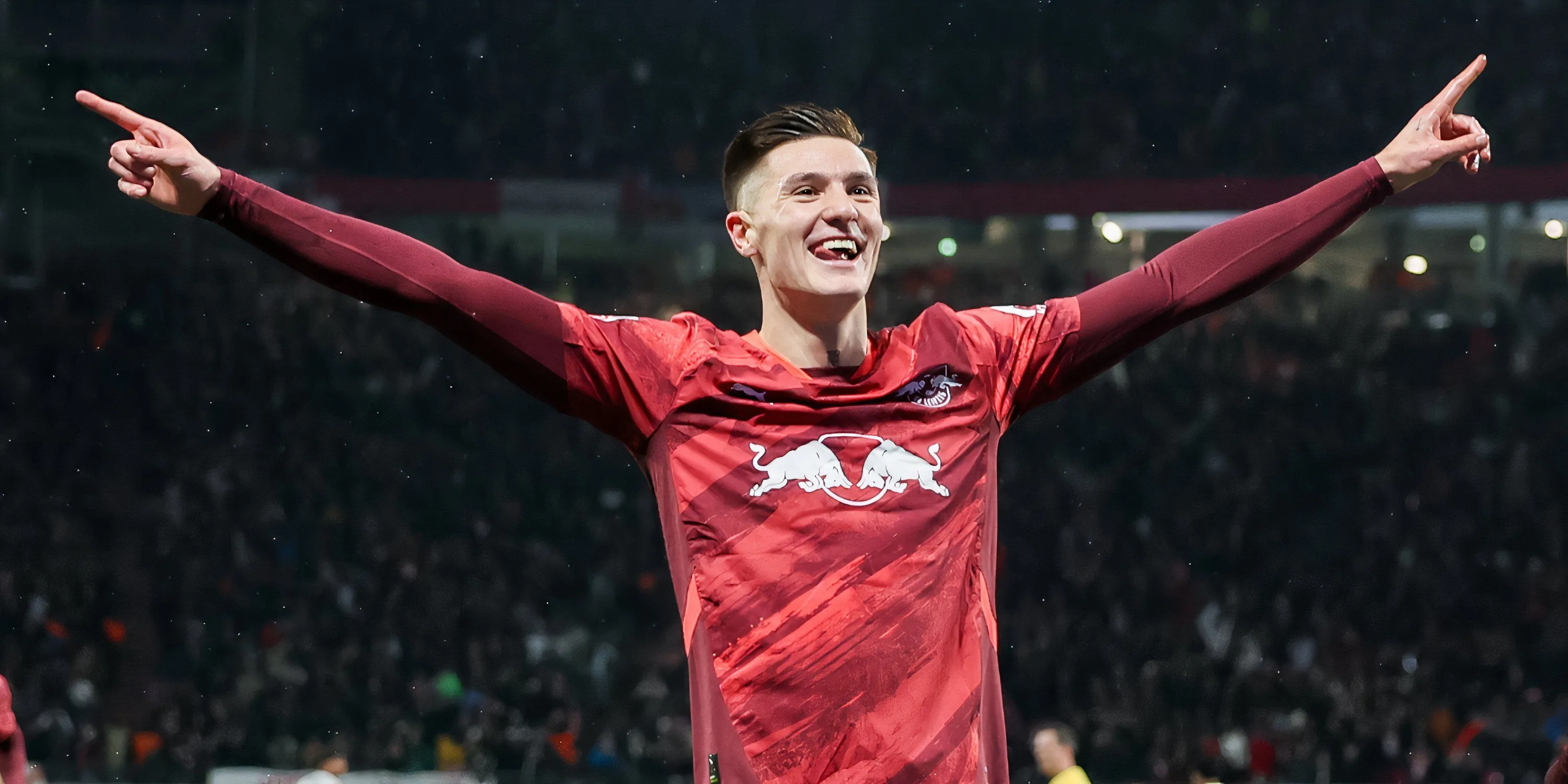 Benjamin Sesko ăn mừng bàn thắng cho RB Leipzig
