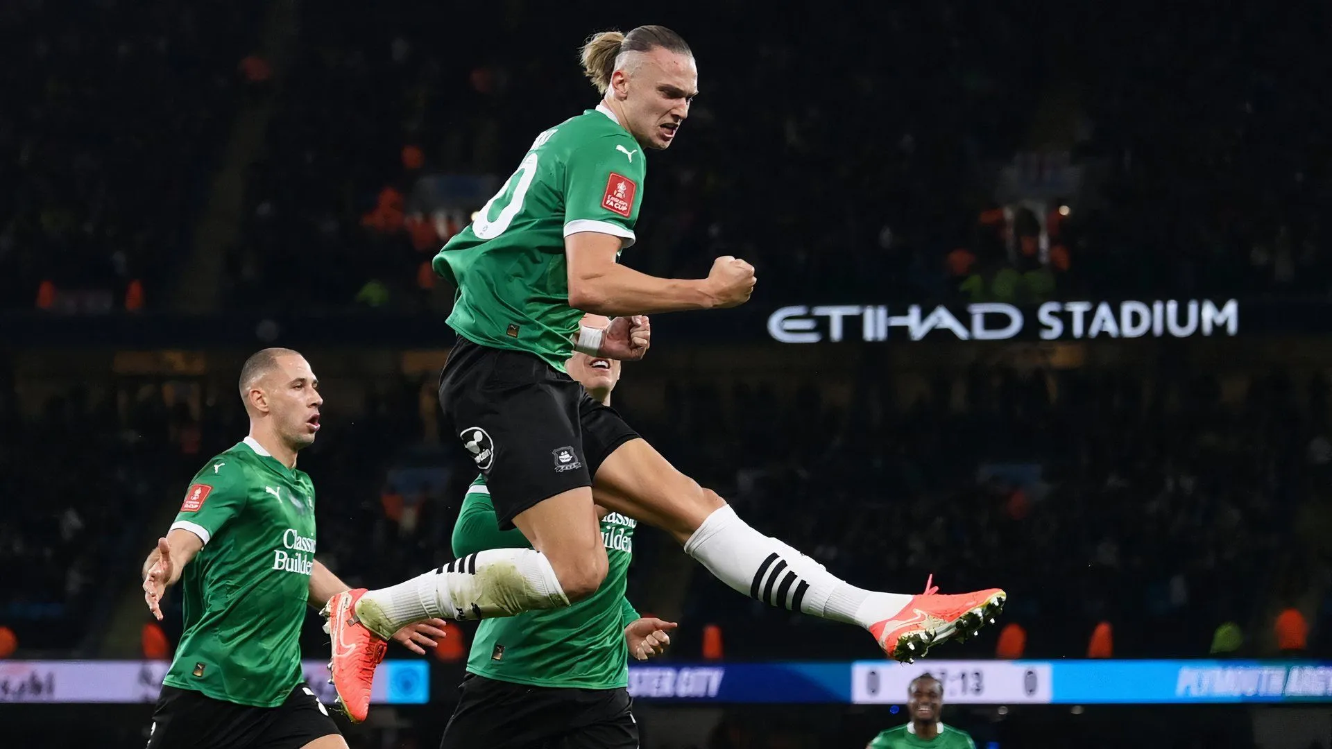 CLB Plymouth Argyle chuẩn bị cho mùa giải League One