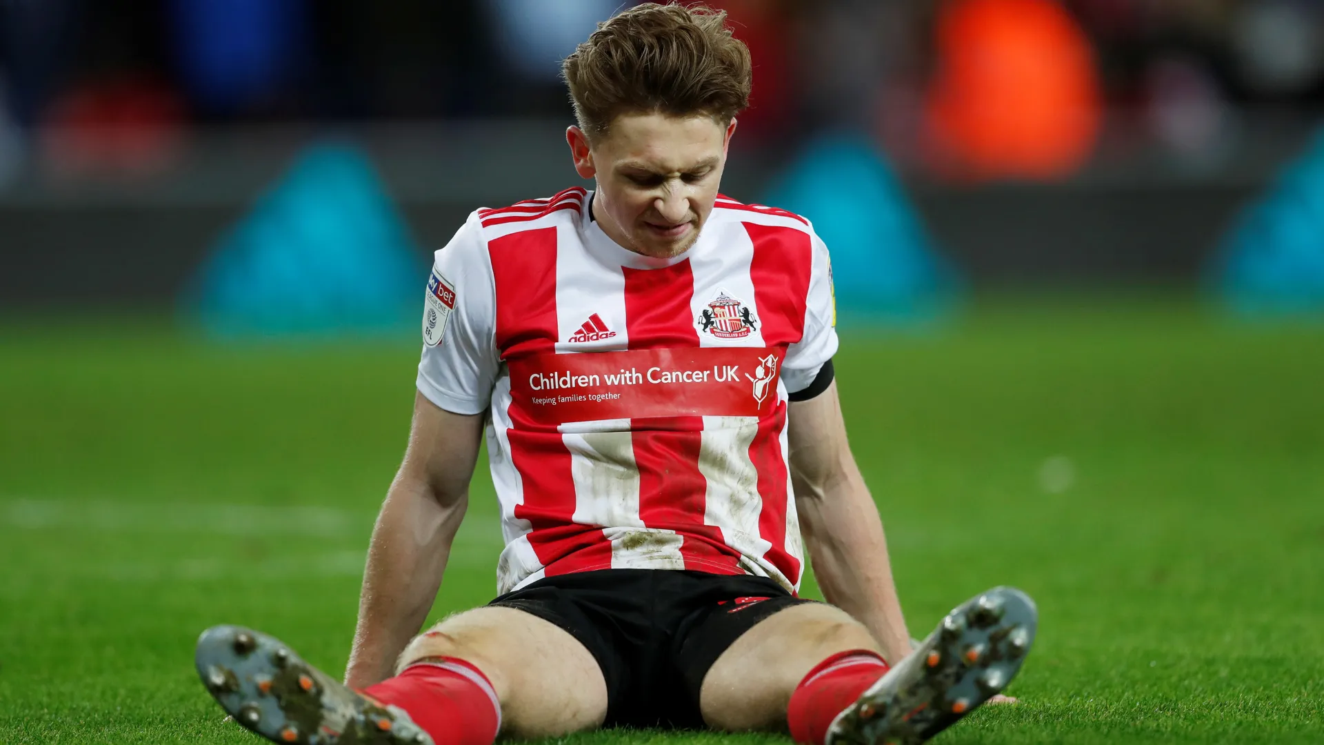 Denver Hume thi đấu cho Grimsby Town