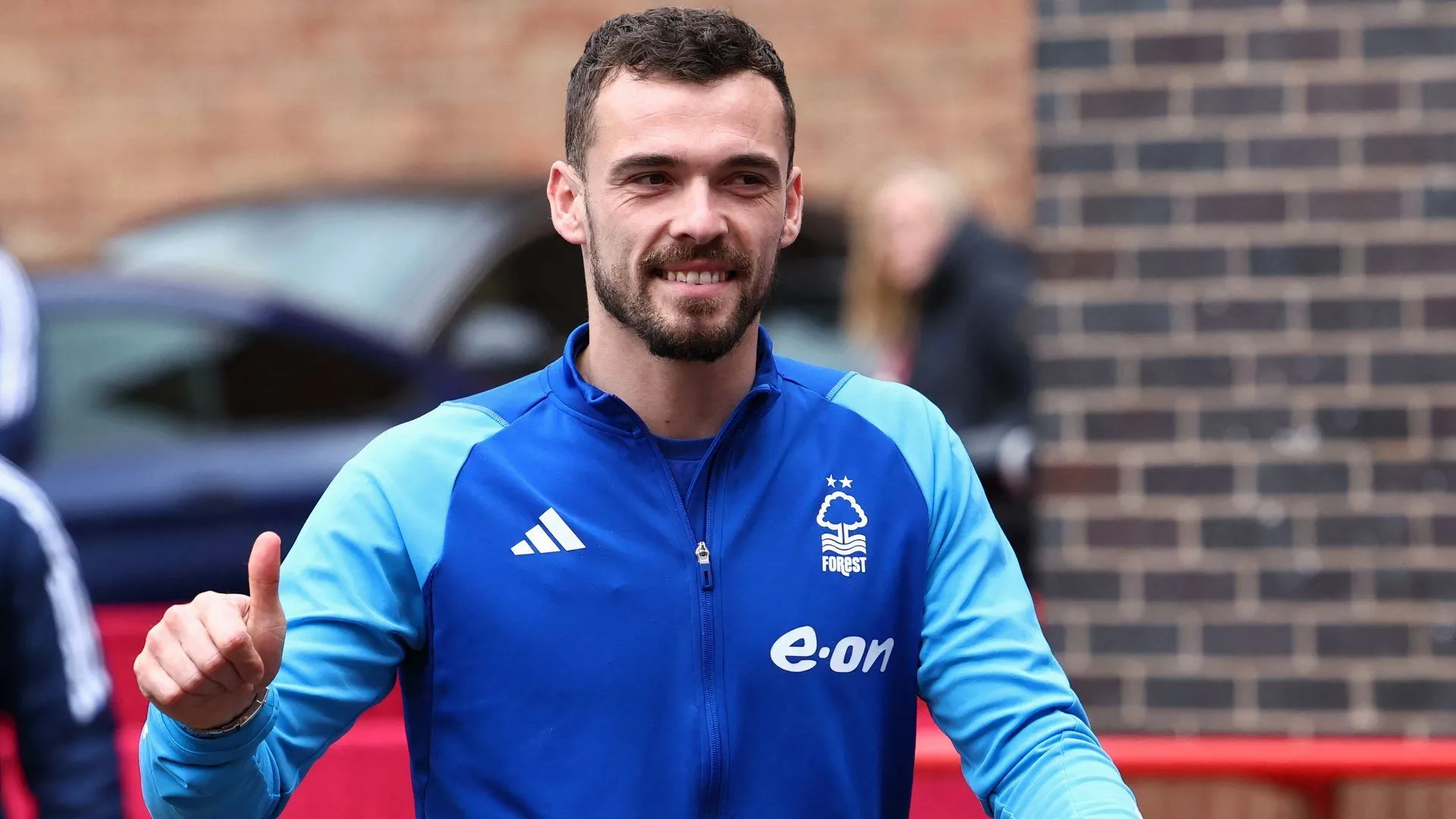 Hình ảnh một trận đấu của Nottingham Forest, câu lạc bộ cũ của Harry Toffolo, trong bối cảnh tin đồn chuyển nhượng về Leicester City
