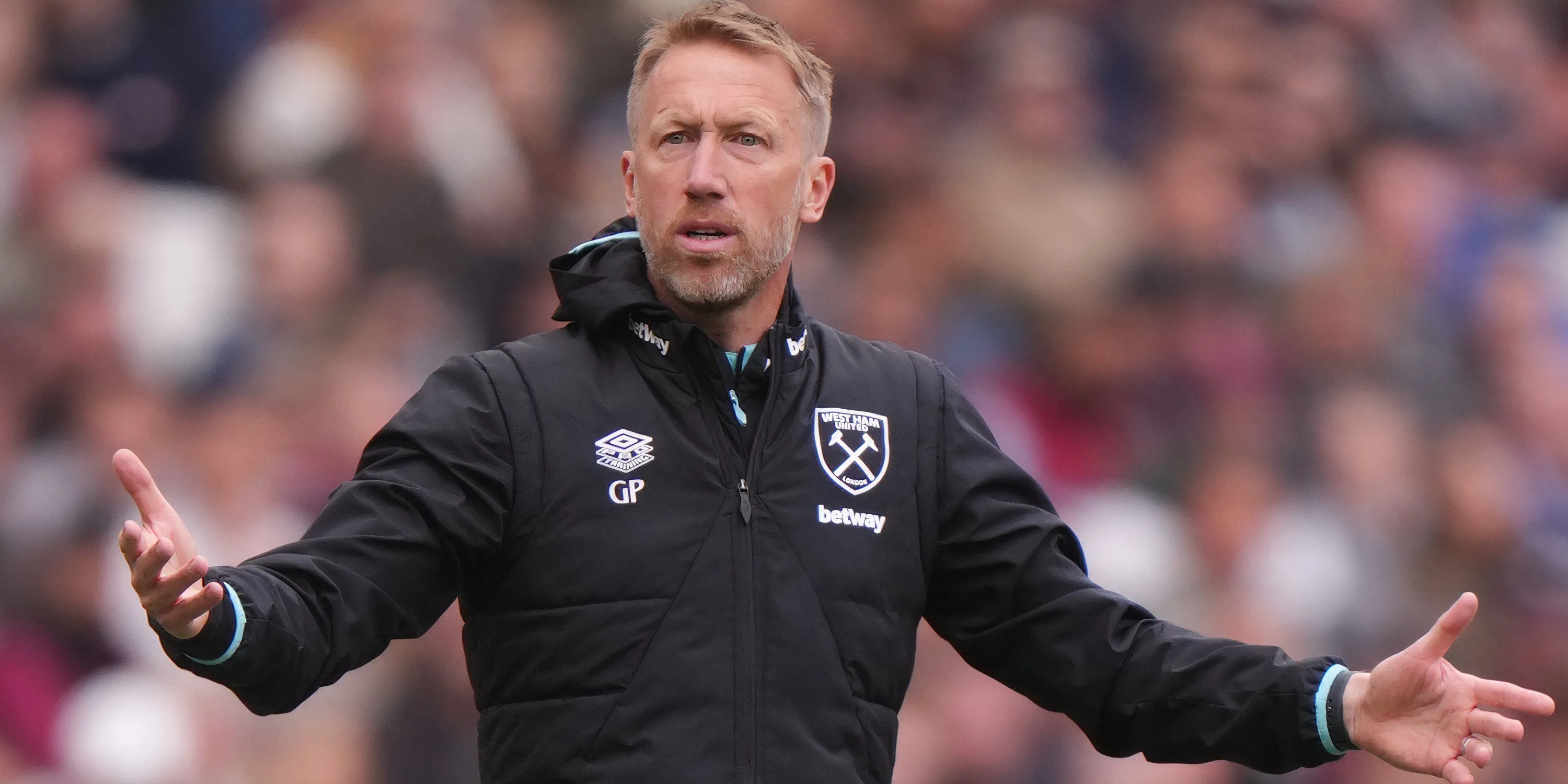 Huấn luyện viên Graham Potter của West Ham United, người sẽ làm việc với tiền đạo Callum Wilson.