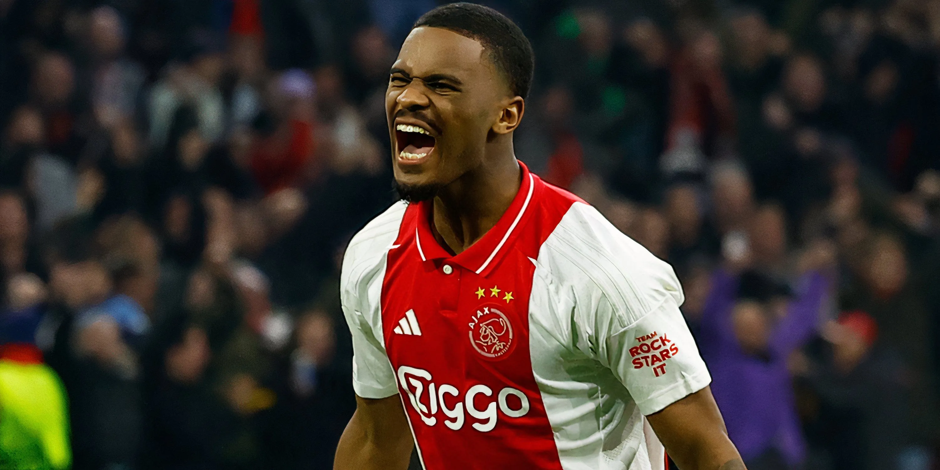 Jorrel Hato trong màu áo Ajax, tiềm năng cho hàng phòng ngự Chelsea.