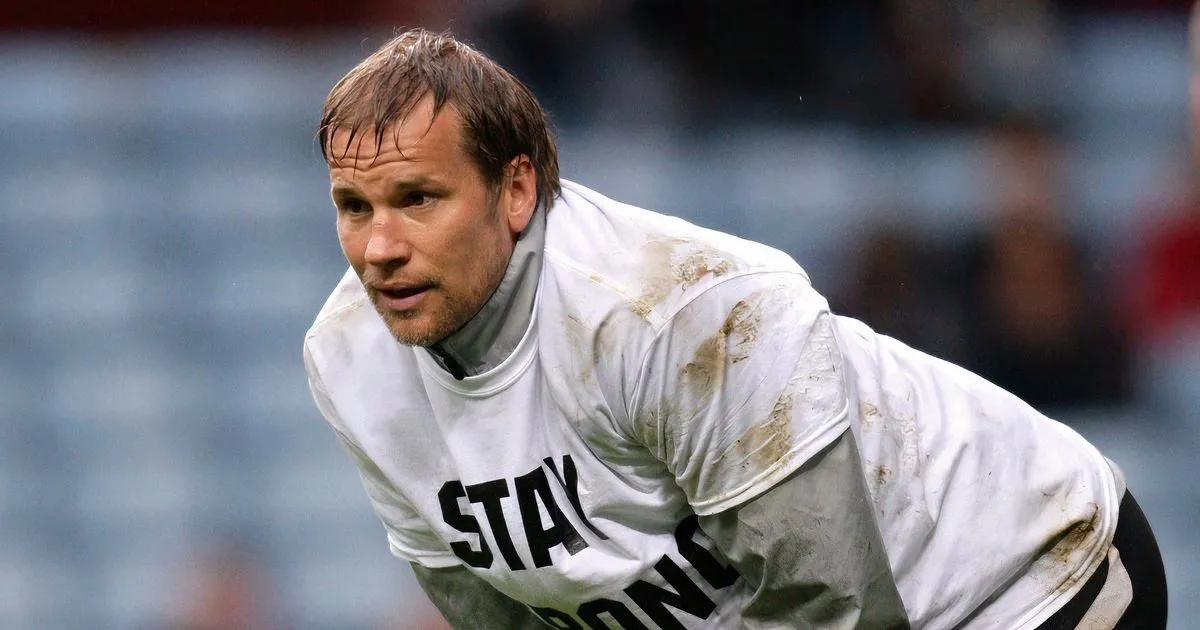 Jussi Jaaskelainen trong những năm cuối sự nghiệp thi đấu tại Anh