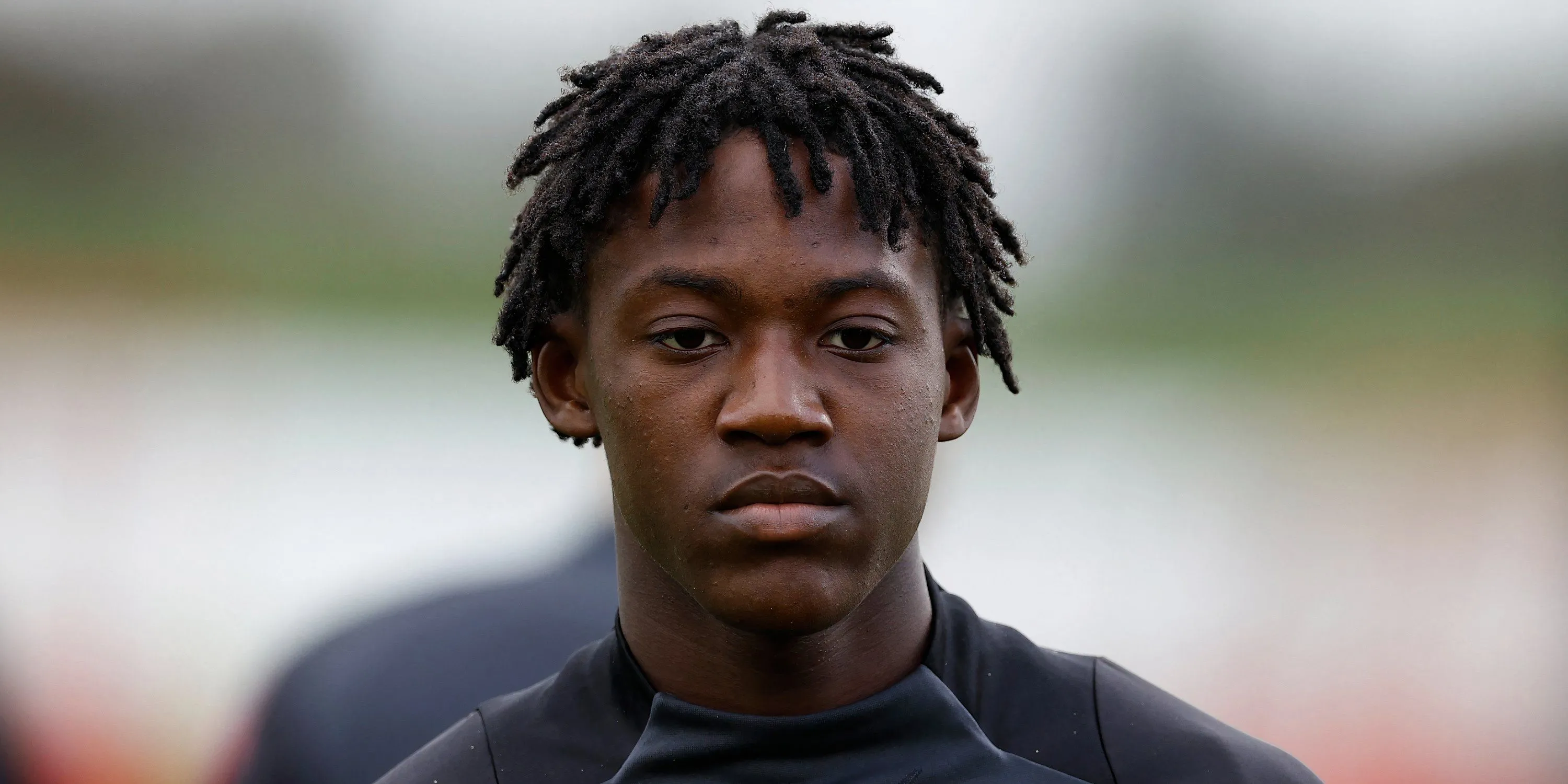 Kobbie Mainoo tập luyện cùng Manchester United, tiền vệ trẻ được Tottenham quan tâm.
