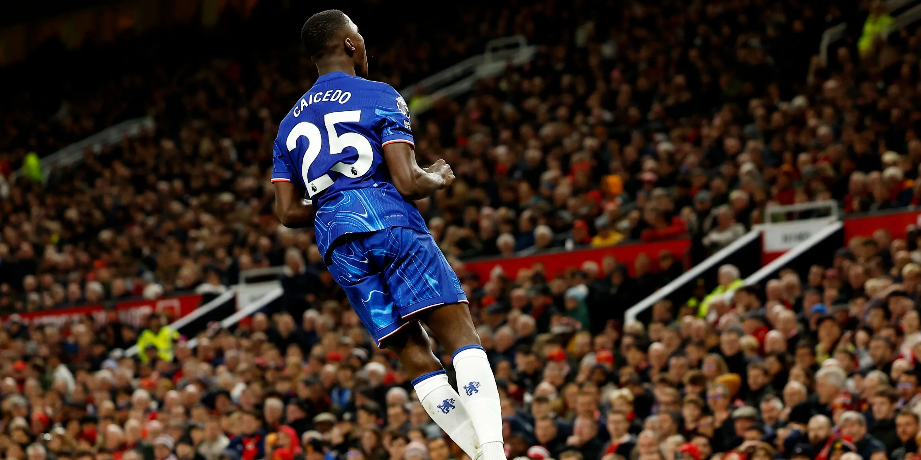 Moises Caicedo, mục tiêu chuyển nhượng hụt của Liverpool, trong trận đấu tại Ngoại hạng Anh.