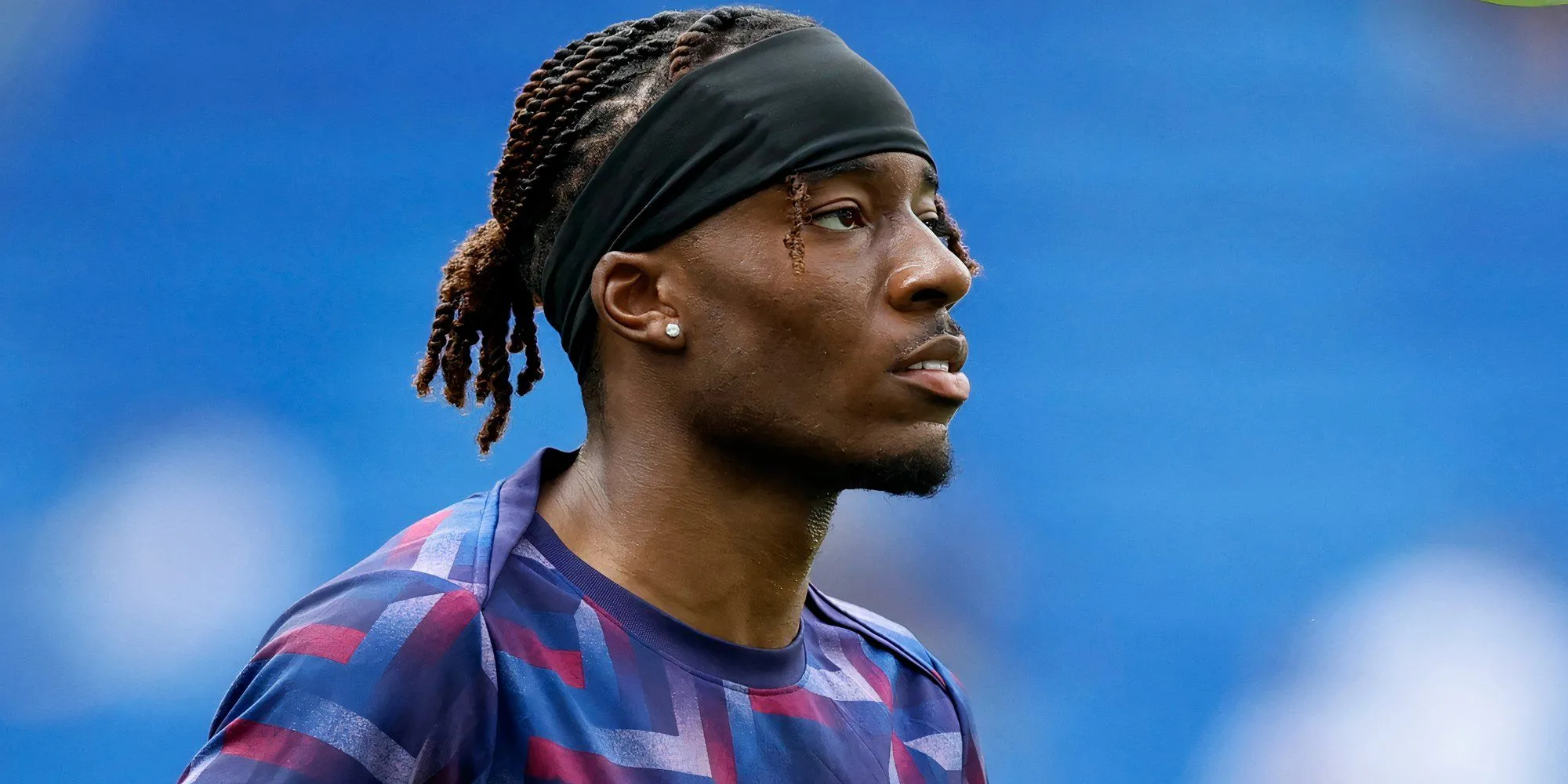 Noni Madueke, tân binh gia nhập Arsenal, góp phần tăng cường chiều sâu hàng công của Pháo Thủ.