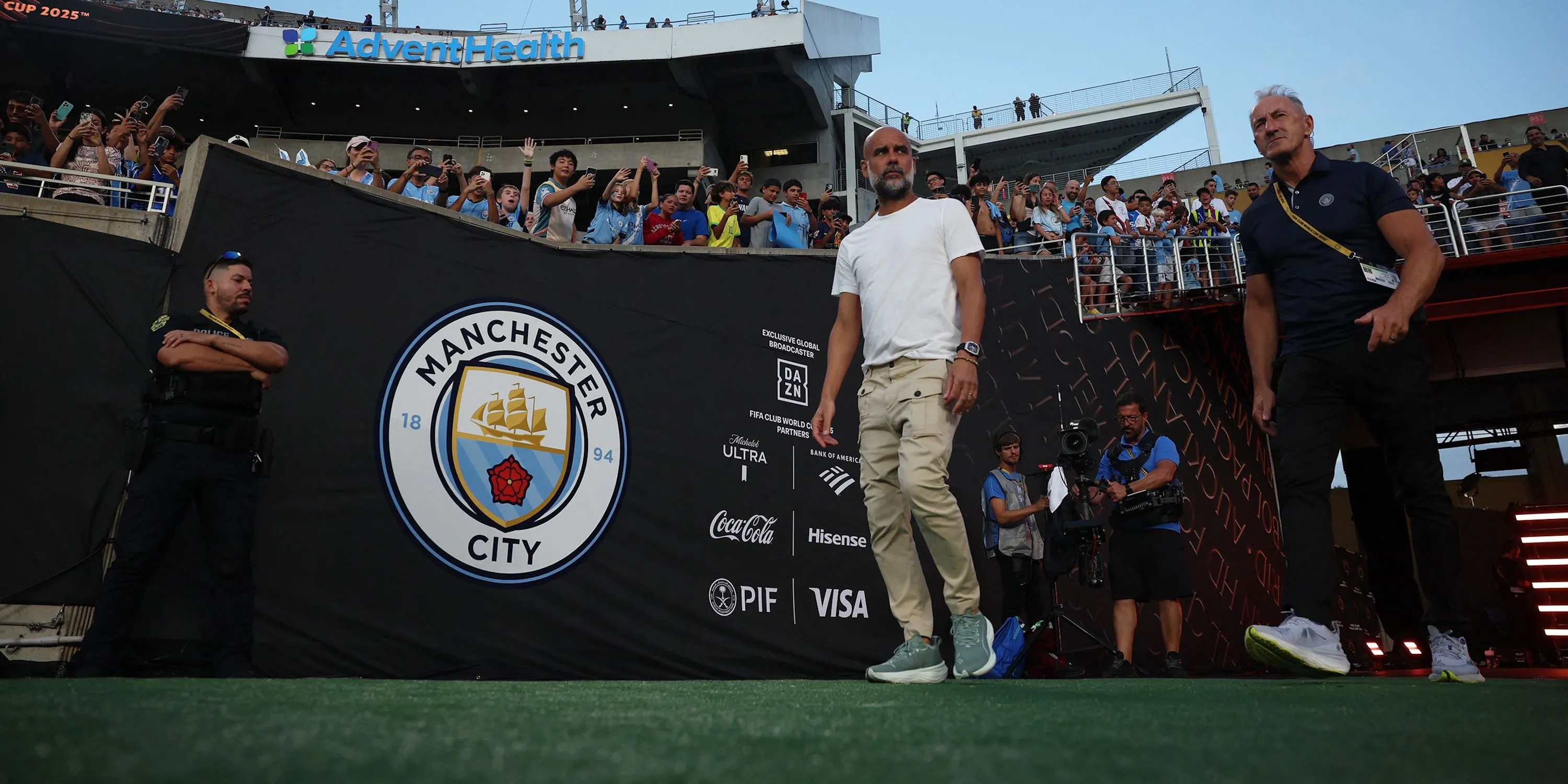 Pep Guardiola, HLV trưởng Man City, đang lên kế hoạch chuyển nhượng mùa hè.