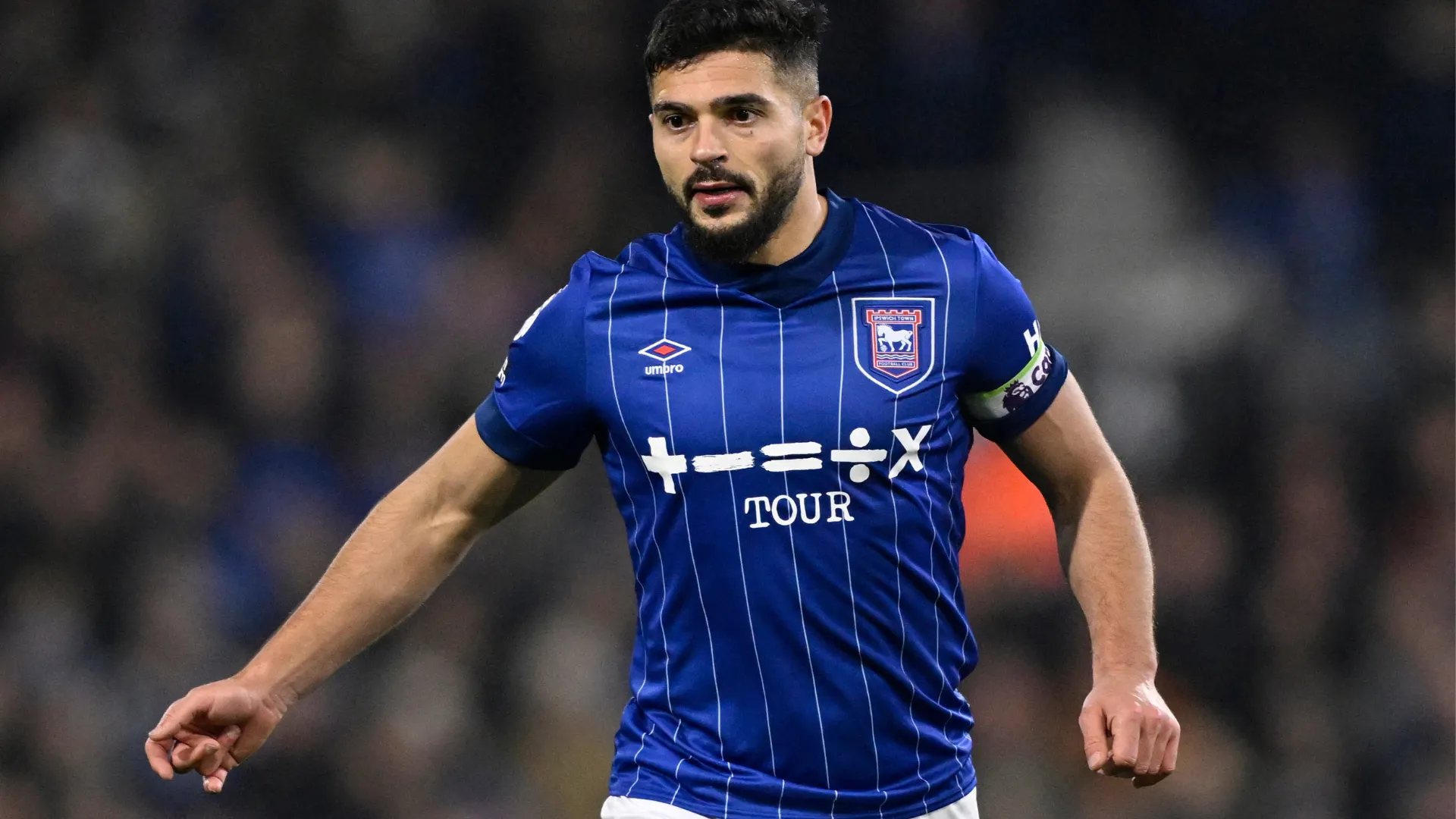 Sam Morsy - tiền vệ đội trưởng Ipswich Town, mục tiêu chuyển nhượng của Derby County
