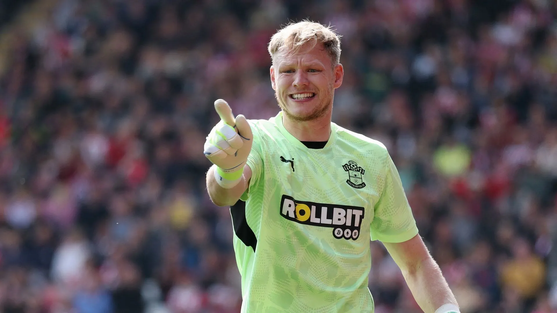 Thủ môn Aaron Ramsdale của Southampton trong trận đấu