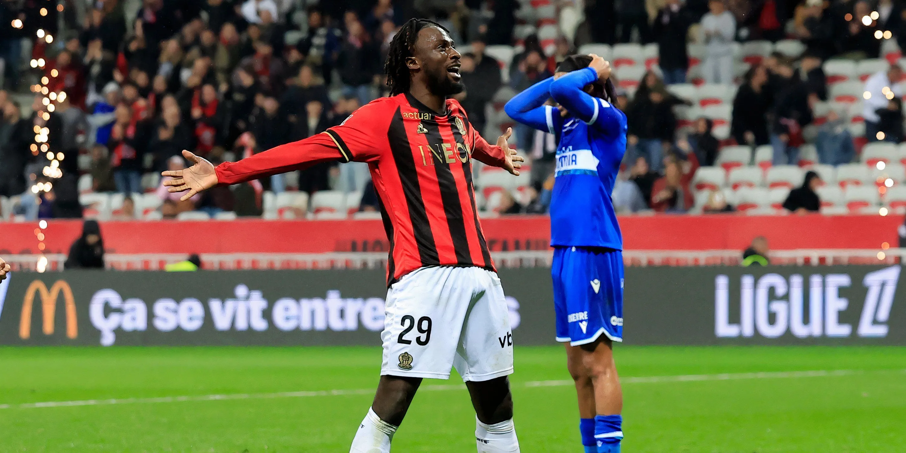 Tiền đạo Evann Guessand của OGC Nice, mục tiêu chuyển nhượng của Newcastle