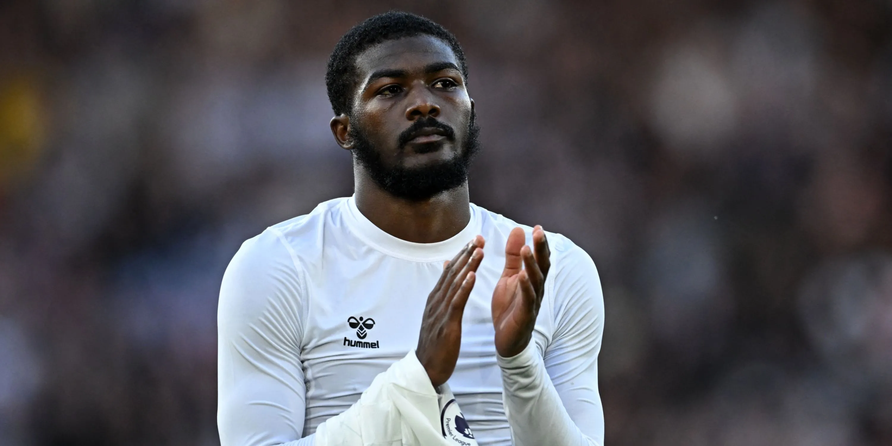 Ainsley Maitland-Niles trong màu áo Arsenal, đội bóng cũ nơi anh đã thể hiện sự đa năng trước khi chuyển đến Lyon.
