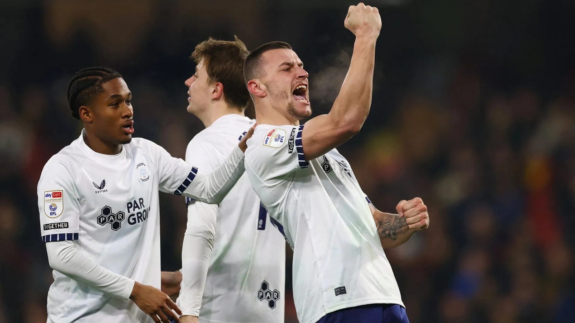 Milutin Osmajic thi đấu trong màu áo Preston North End tại giải hạng nhất Anh