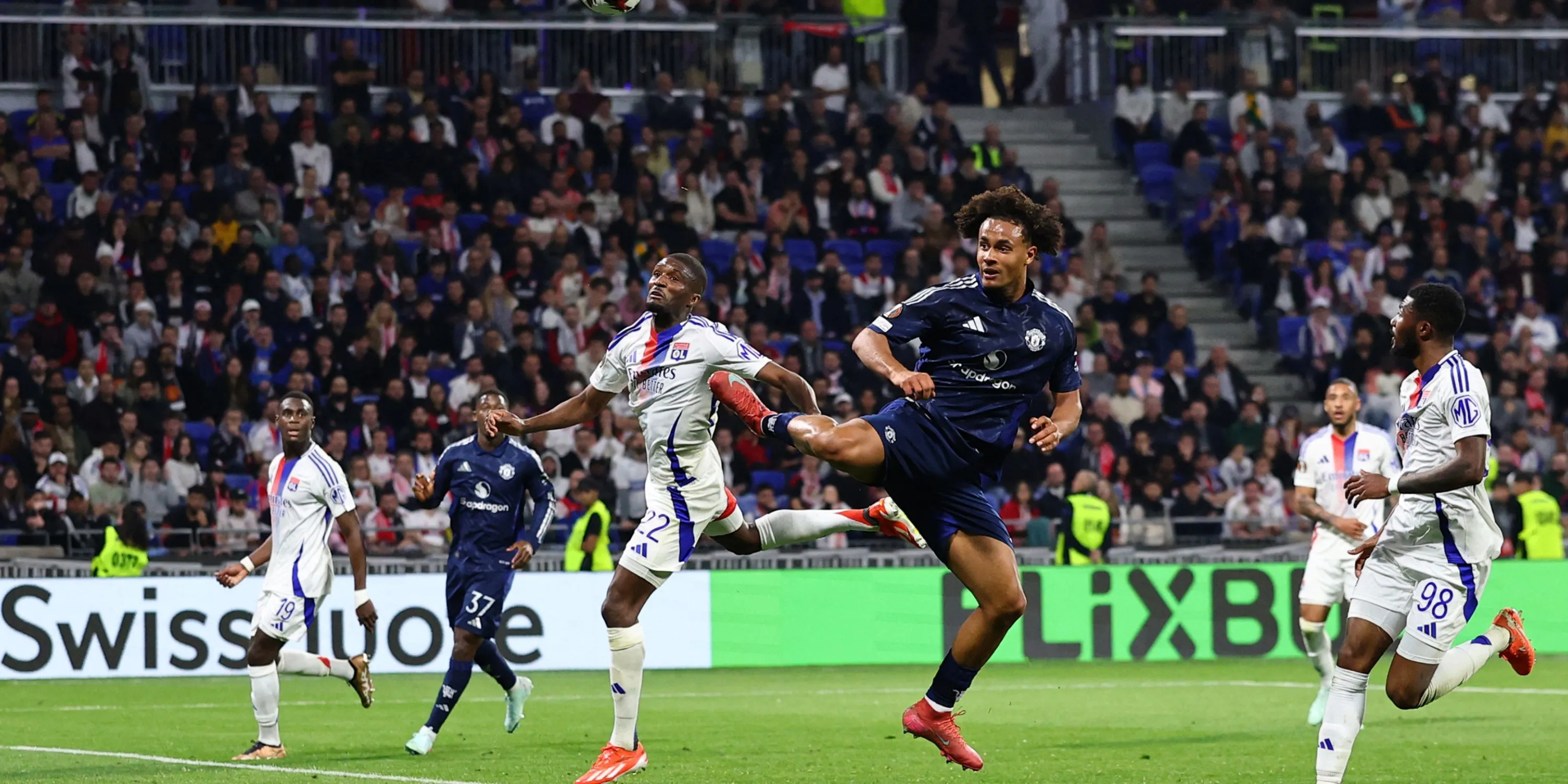 Sân vận động Groupama, sân nhà của Olympique Lyon, nơi nhiều cầu thủ trẻ tiềm năng như Ainsley Maitland-Niles và Jake O’Brien đã được rèn luyện.