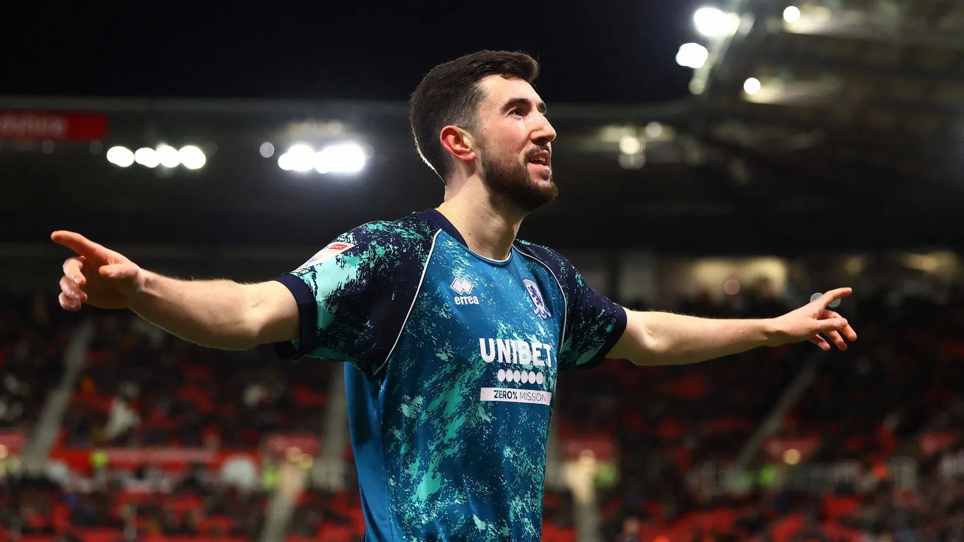 Tiền vệ Finn Azaz ăn mừng bàn thắng cho Middlesbrough vào lưới Stoke City tại Championship.