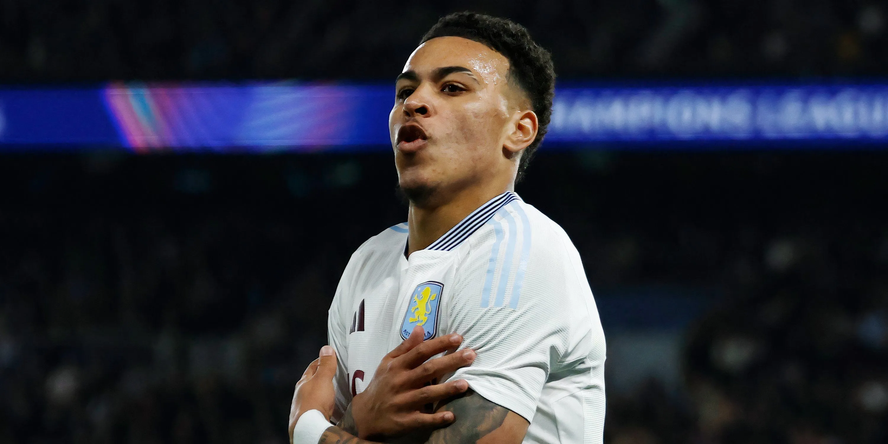 Tiền vệ Morgan Rogers, mục tiêu chuyển nhượng 'trong mơ' của Chelsea