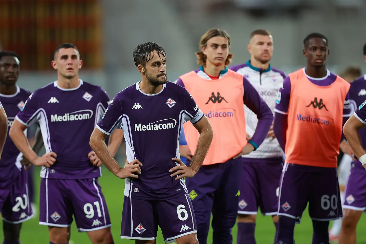 Cầu thủ Luca Ranieri của Fiorentina tỏ vẻ thất vọng trong trận đấu Serie A tại sân Artemio Franchi ngày 2 tháng 11 năm 2025