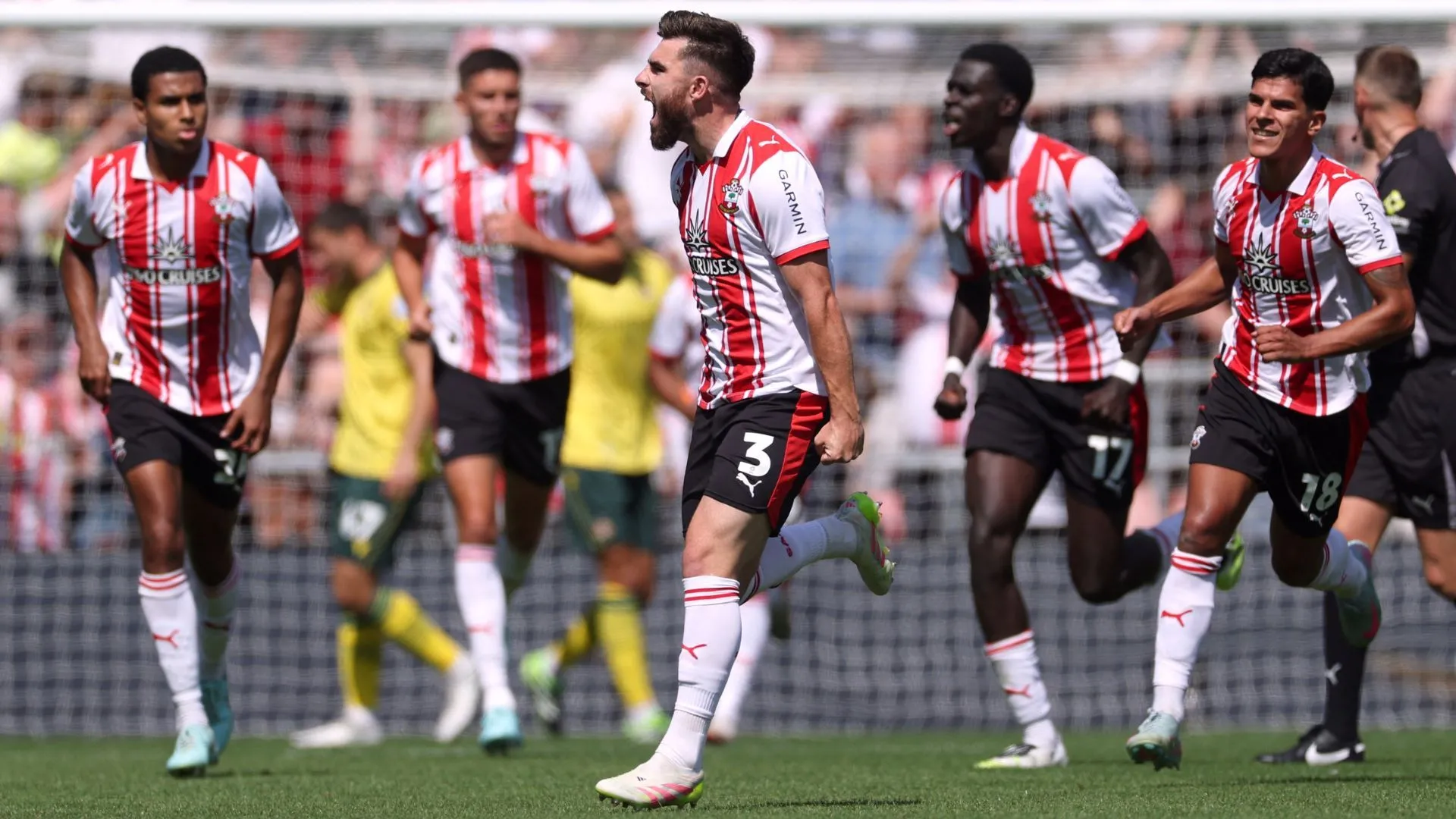 Cầu thủ Southampton ăn mừng bàn thắng trong mùa giải hiện tại