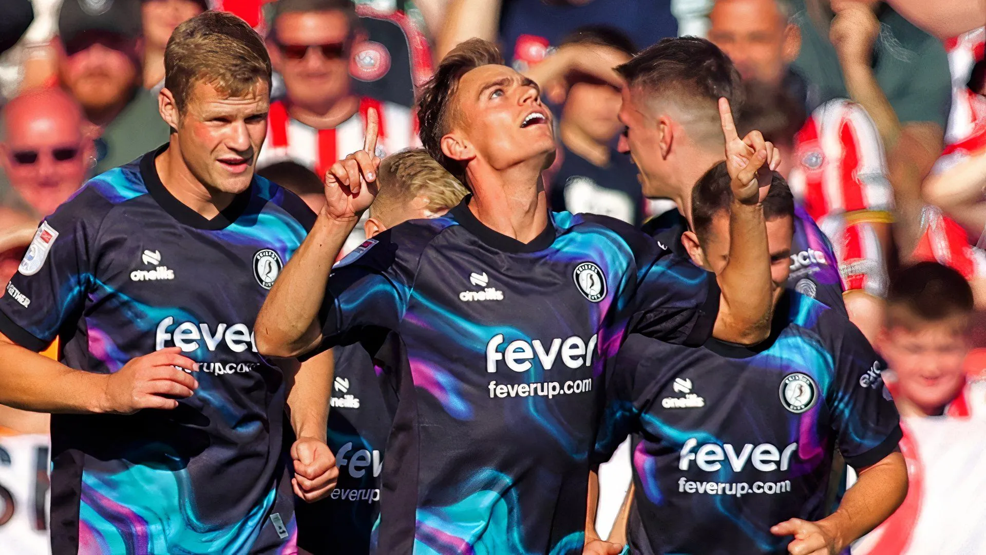 Scott Twine ghi bàn cho Bristol City trước Sheffield United