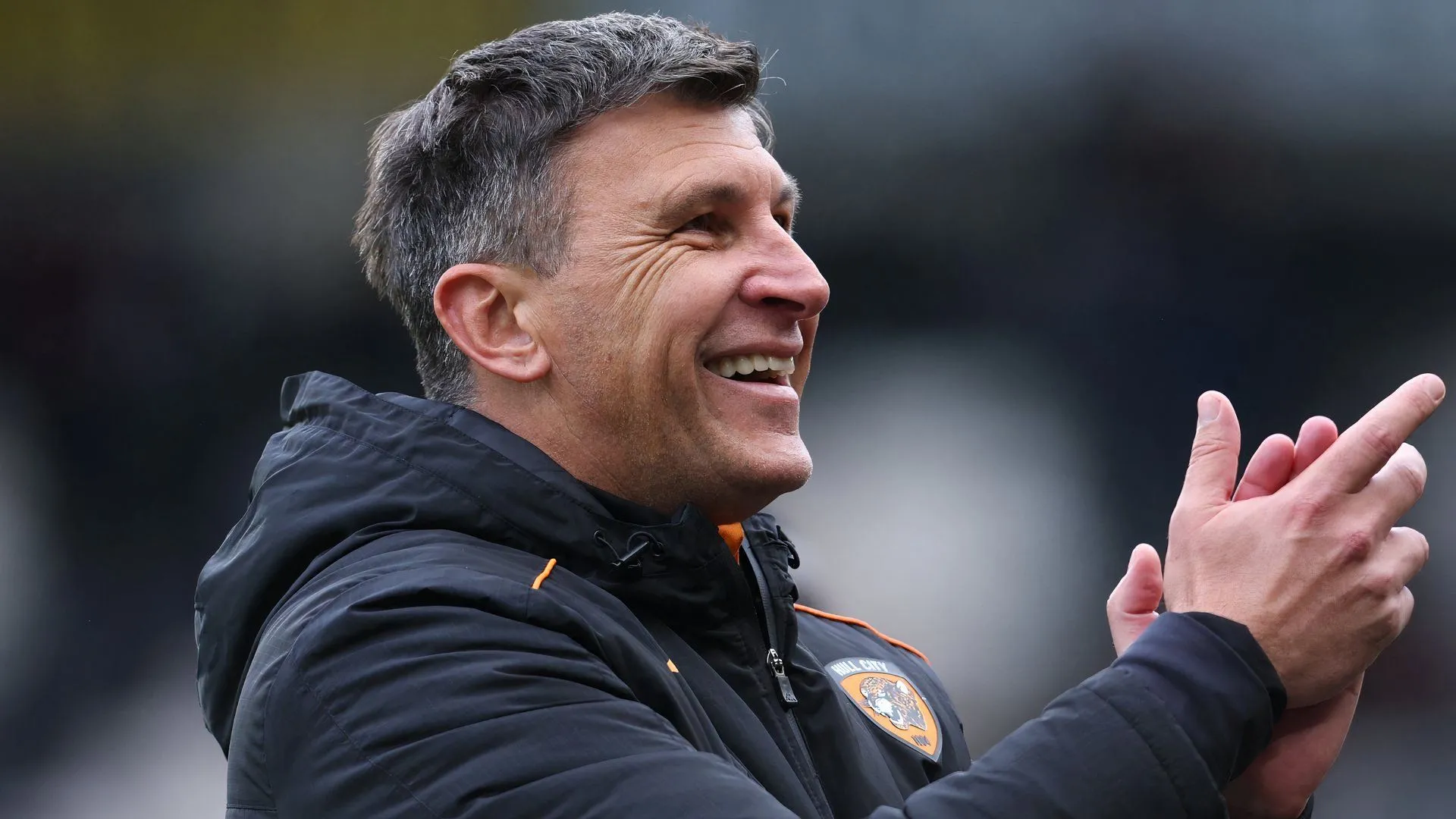 Sergej Jakirovic ăn mừng chiến thắng của Hull City trước Sheffield United